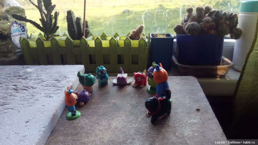 Котики бывают разные, зелёные, синие, красные (фото 2)