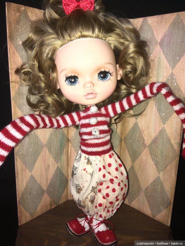 Маленькая мечтательница 🥰 или просто будущая Циркачка 🤡 🎪