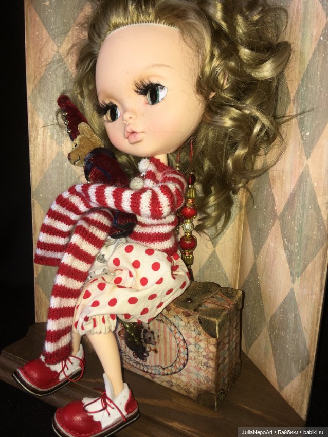 Маленькая мечтательница 🥰 или просто будущая Циркачка 🤡 🎪