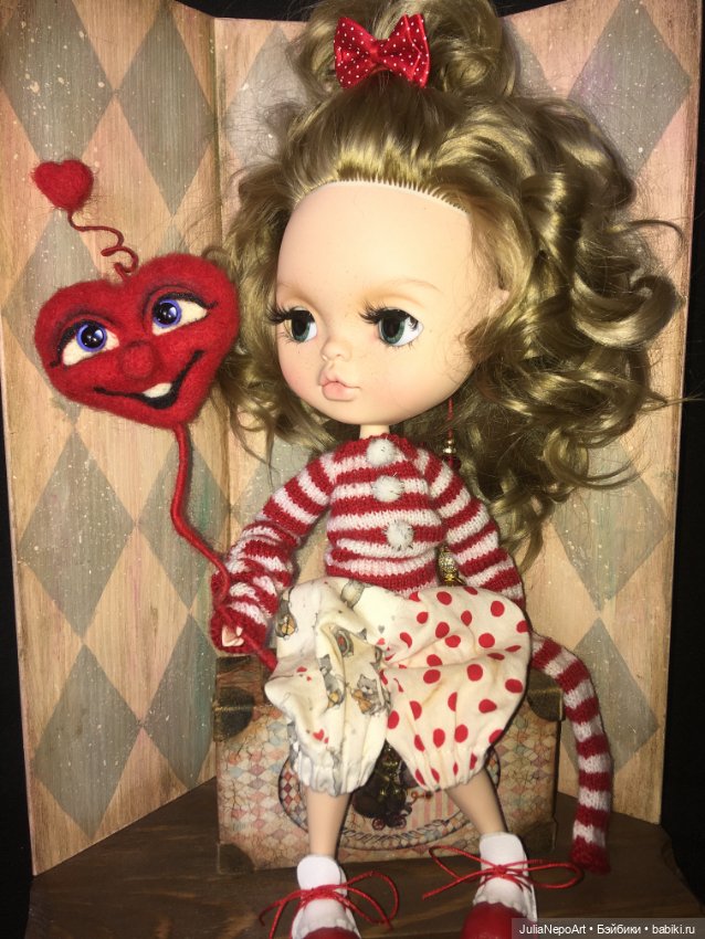 Маленькая мечтательница 🥰 или просто будущая Циркачка 🤡 🎪