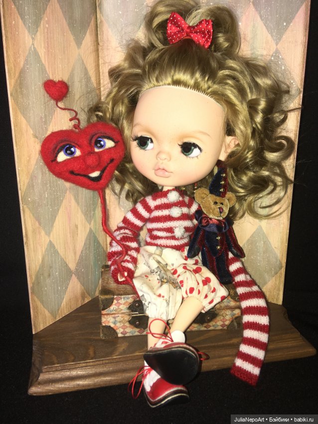 Маленькая мечтательница 🥰 или просто будущая Циркачка 🤡 🎪