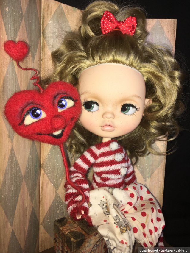 Маленькая мечтательница 🥰 или просто будущая Циркачка 🤡 🎪