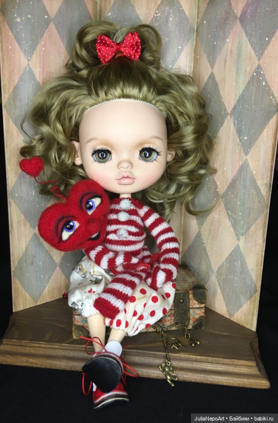 Маленькая мечтательница 🥰 или просто будущая Циркачка 🤡 🎪