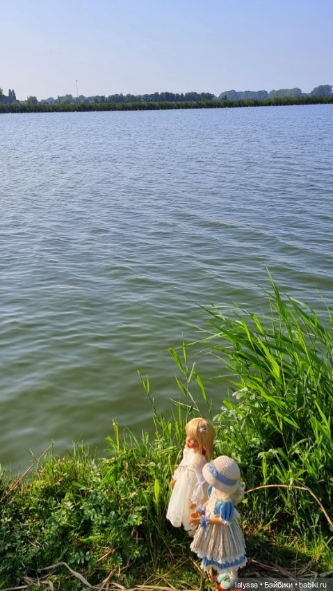 Larissa i Missy у залива. Юбилейный топик