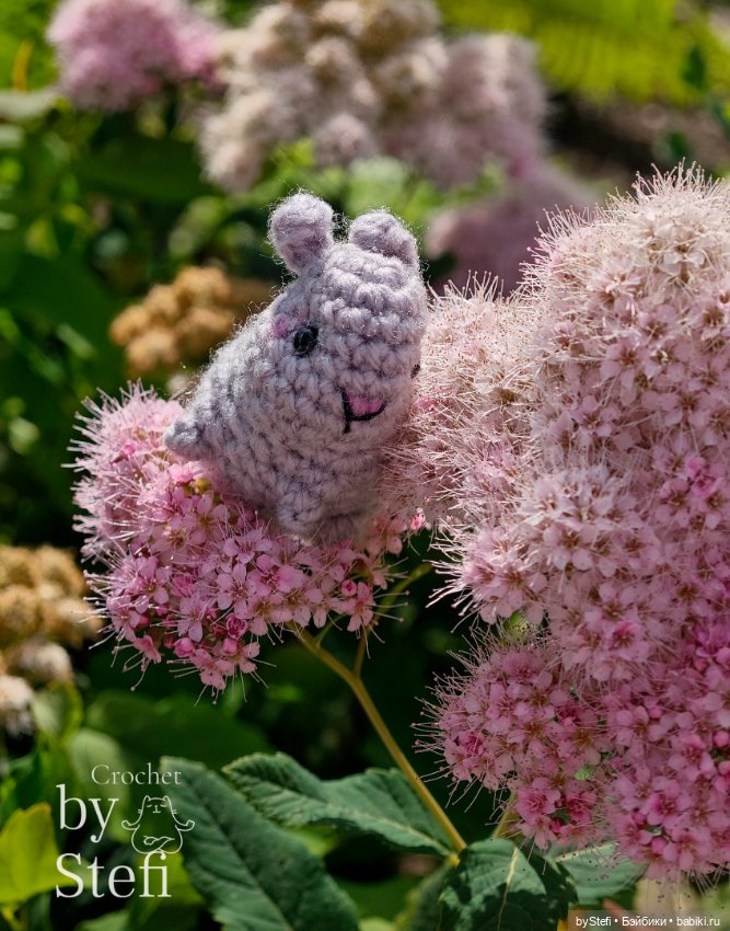 Кролики на прогулке — Вязаные игрушки и амигуруми: крючком