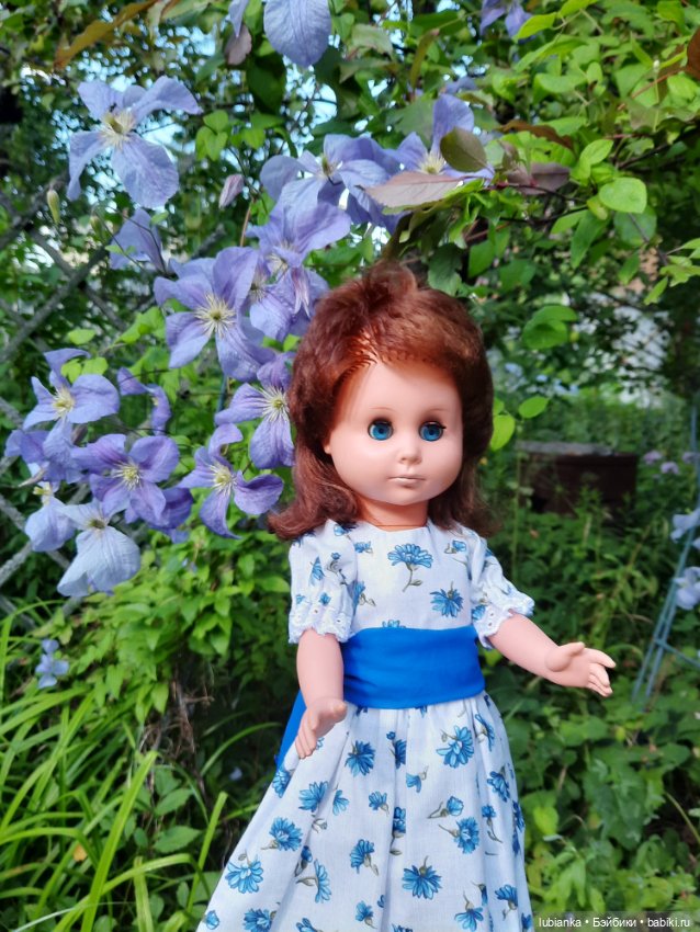 Стояла девчонка...в сторонке