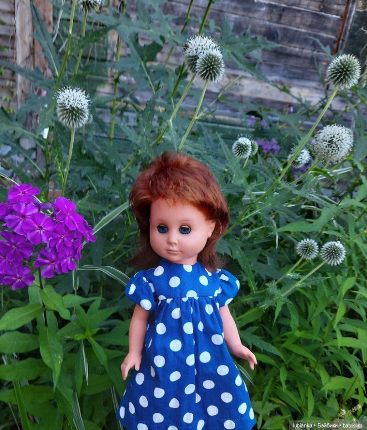 Стояла девчонка...в сторонке