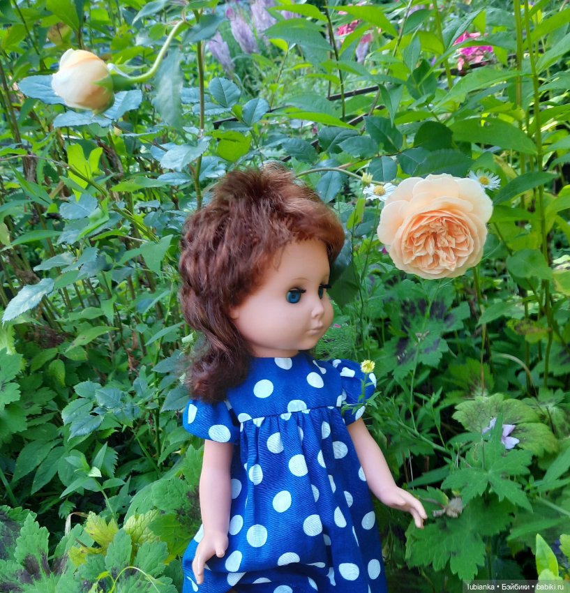 Стояла девчонка...в сторонке