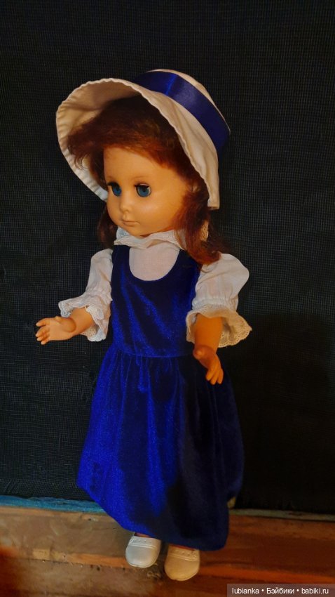 Стояла девчонка...в сторонке