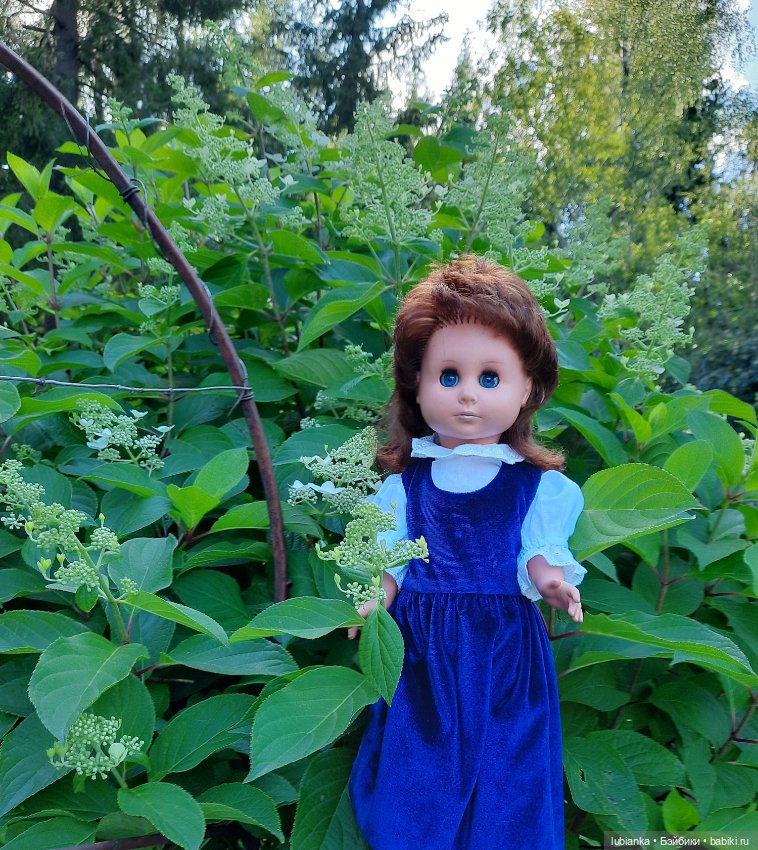 Стояла девчонка...в сторонке