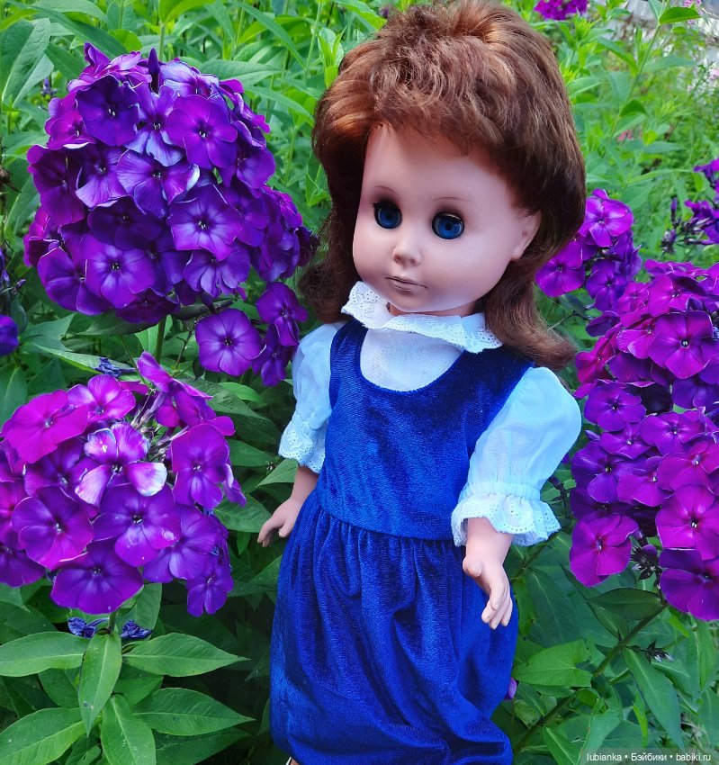 Стояла девчонка...в сторонке