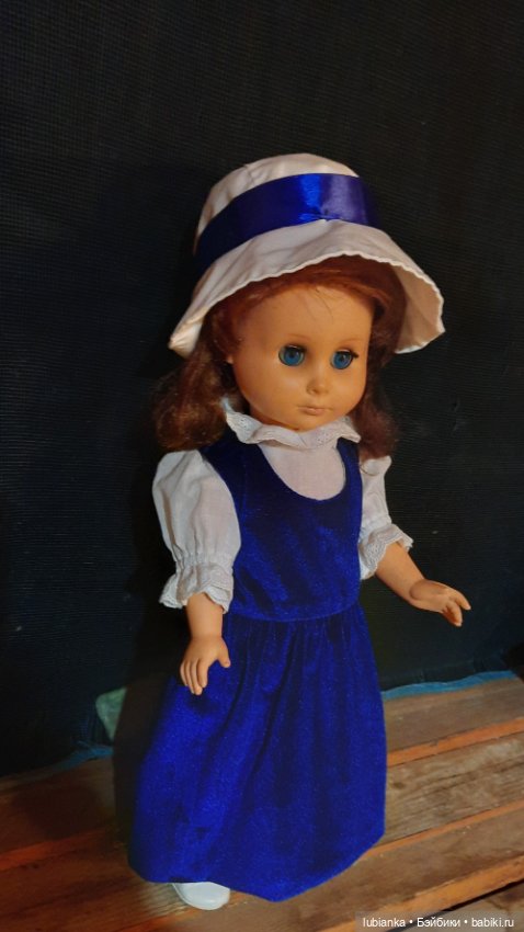 Стояла девчонка...в сторонке