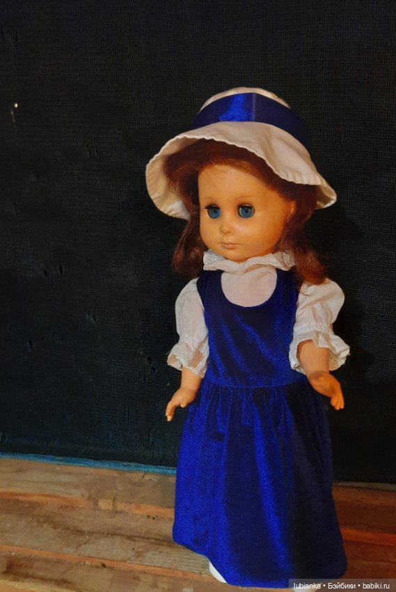 Стояла девчонка...в сторонке