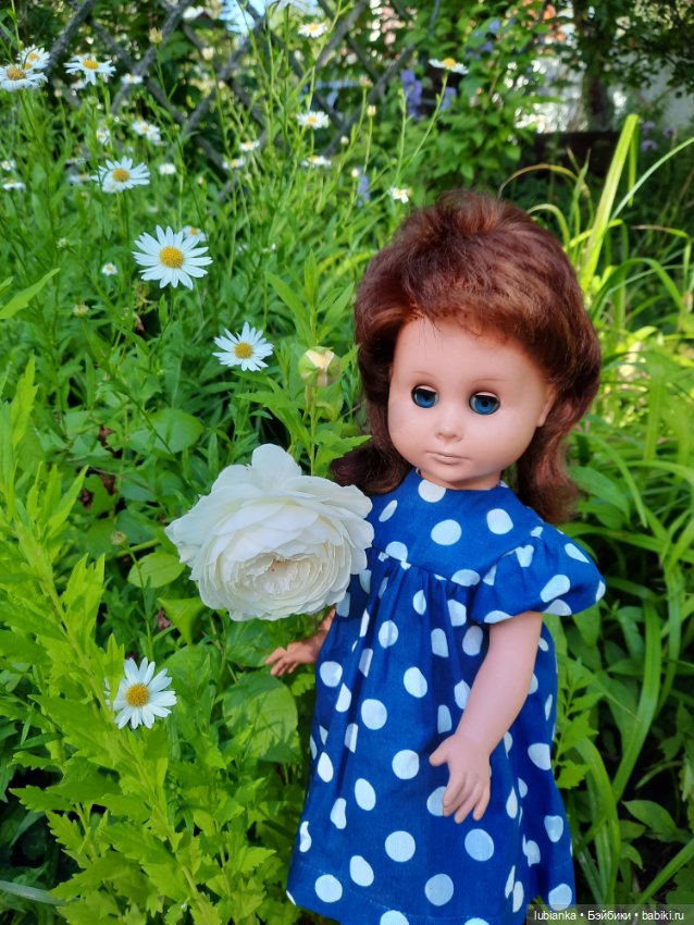 Стояла девчонка...в сторонке