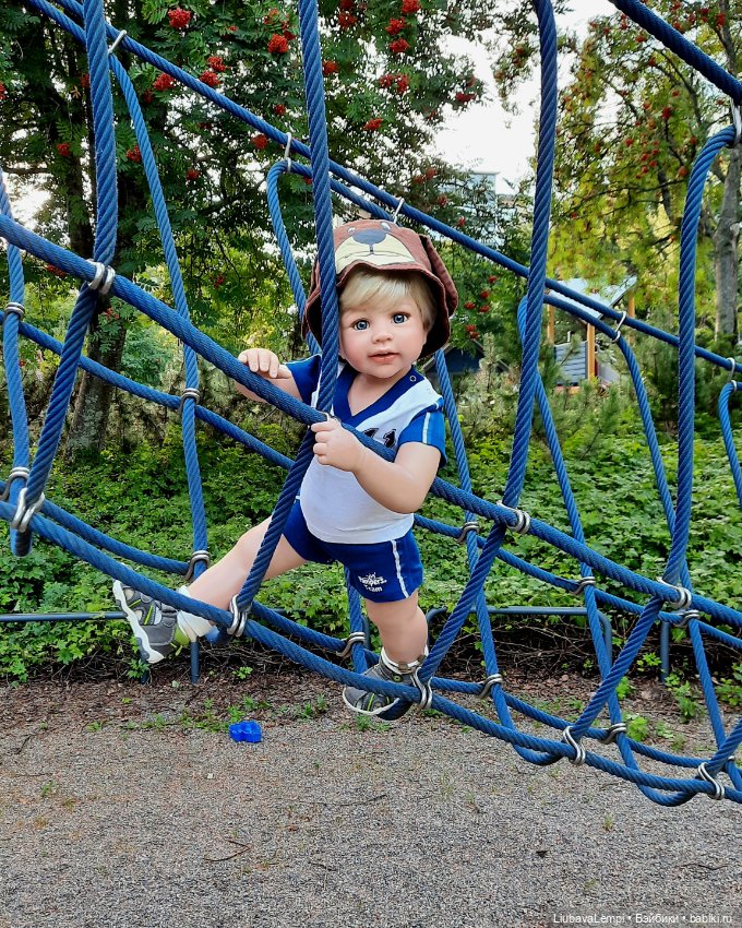 Летом весело гулять — Куклы Monika Levenig и Monika Peter