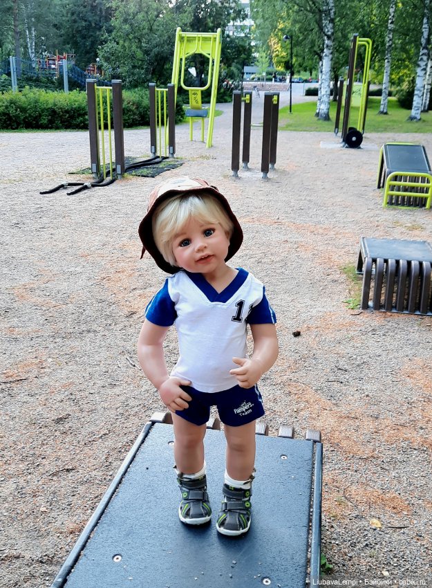 Летом весело гулять — Куклы Monika Levenig и Monika Peter