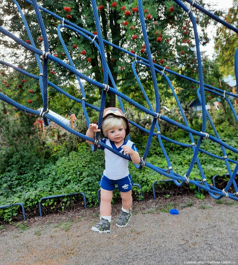 Летом весело гулять — Куклы Monika Levenig и Monika Peter