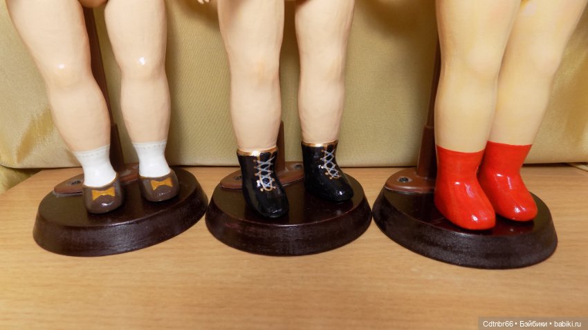 Три сестрицы.Две антикварные головки превращаются в очаровательных кукол. +Бонус: бигуди для завивки маленьких паричков (фото 2)