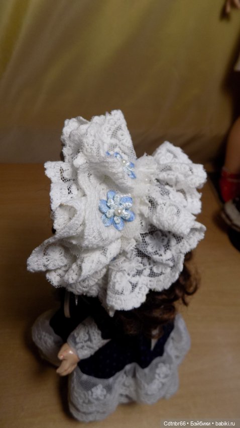 Три сестрицы.Две антикварные головки превращаются в очаровательных кукол. +Бонус: бигуди для завивки маленьких паричков