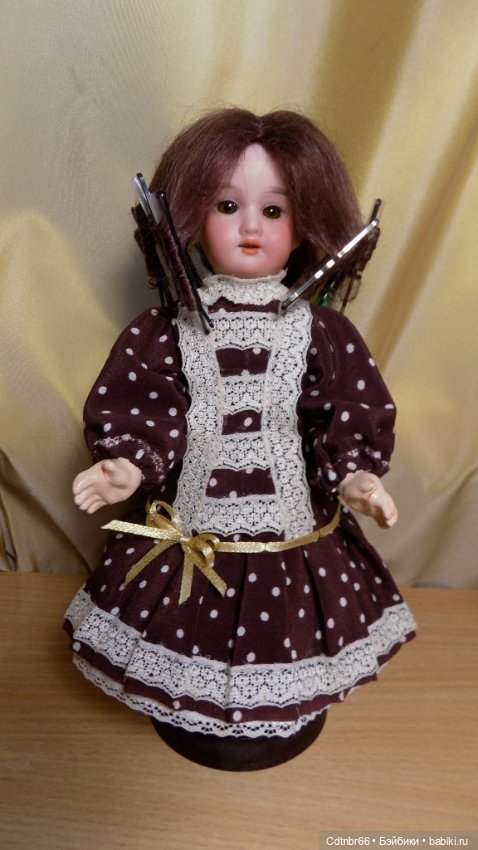 Три сестрицы.Две антикварные головки превращаются в очаровательных кукол. +Бонус: бигуди для завивки маленьких паричков