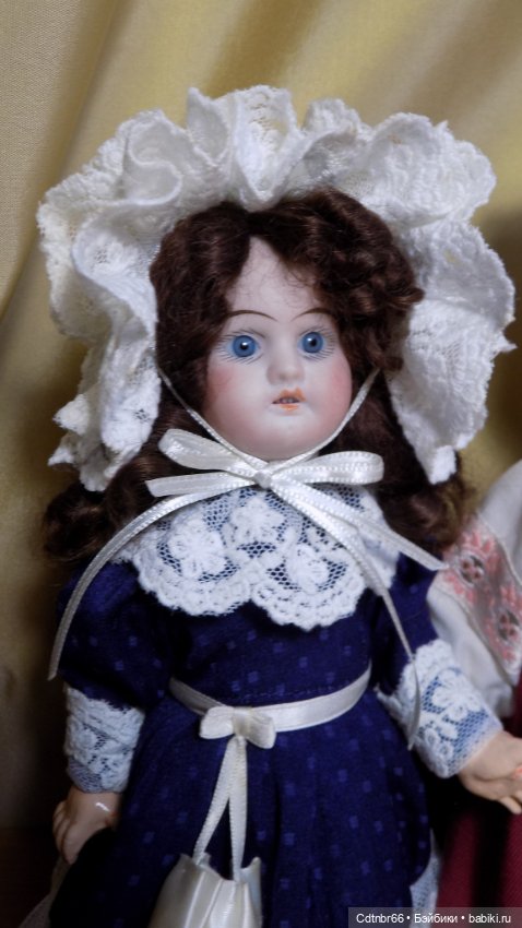 Три сестрицы.Две антикварные головки превращаются в очаровательных кукол. +Бонус: бигуди для завивки маленьких паричков