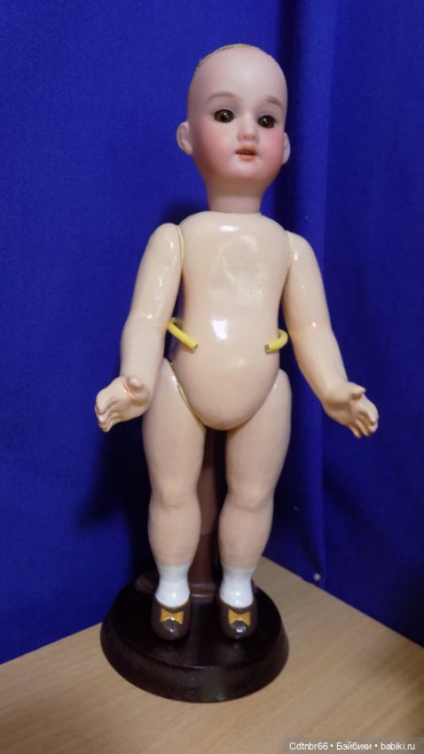 Три сестрицы.Две антикварные головки превращаются в очаровательных кукол. +Бонус: бигуди для завивки маленьких паричков (фото 3)