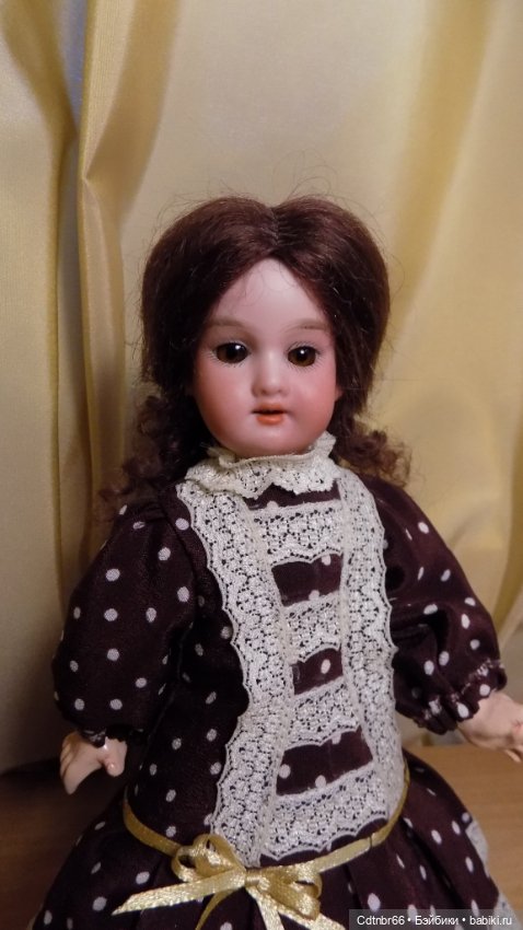 Три сестрицы.Две антикварные головки превращаются в очаровательных кукол. +Бонус: бигуди для завивки маленьких паричков