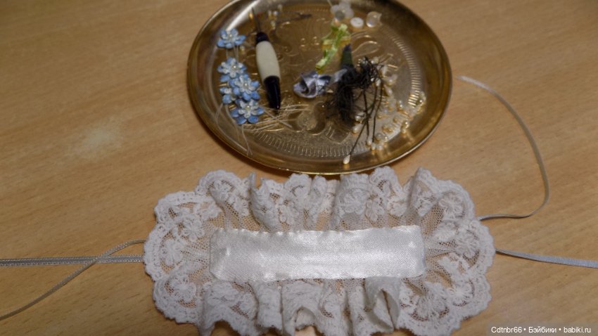 Три сестрицы.Две антикварные головки превращаются в очаровательных кукол. +Бонус: бигуди для завивки маленьких паричков