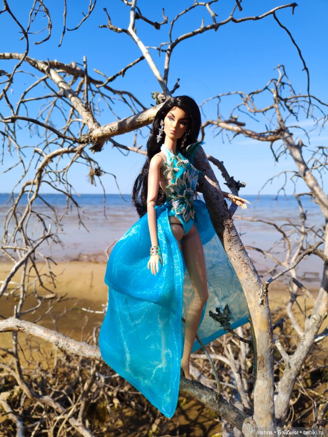 Сирена. Красивые фото у воды