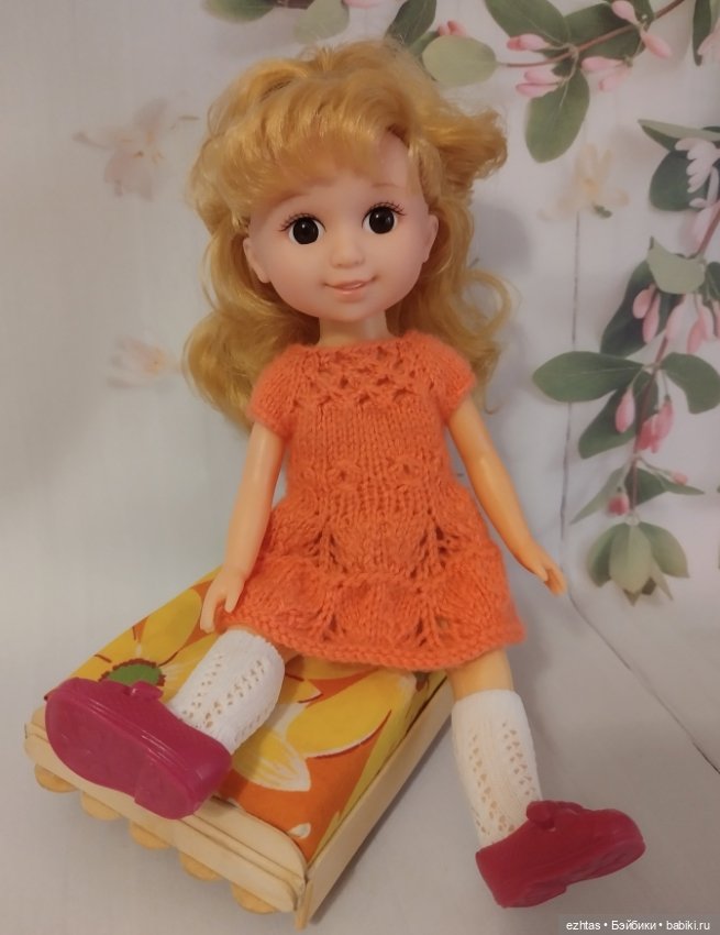 Мягкий пуфик в дачном стиле