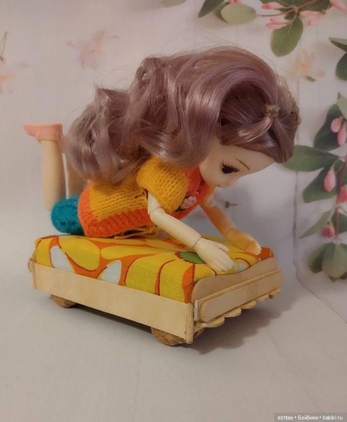 Мягкий пуфик в дачном стиле (фото 5)