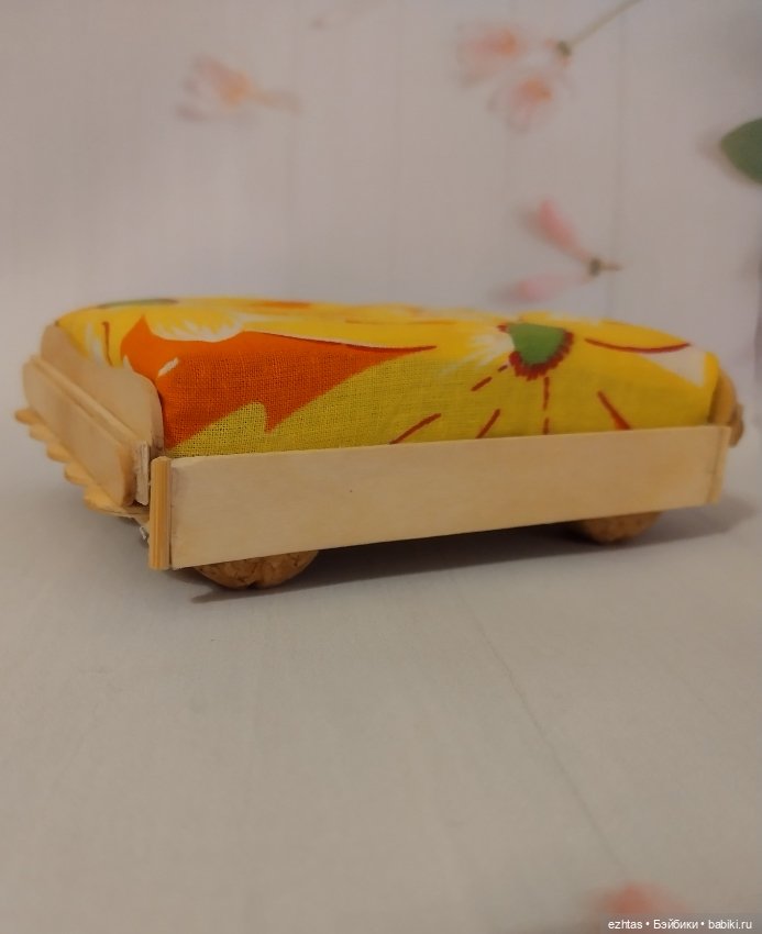 Мягкий пуфик в дачном стиле (фото 8)