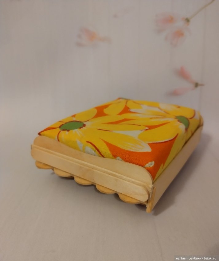 Мягкий пуфик в дачном стиле (фото 7)