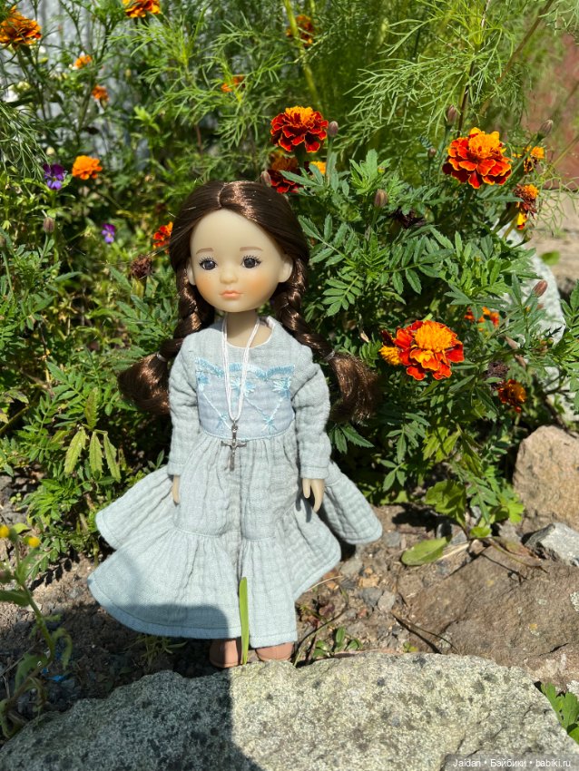 Скромница Джейн Ruby Red — Куклы Ruby Red (Руби Ред) Fashion Friends: Siblies (фото 3)