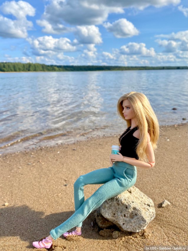 Наташа и Лина в Угличе — Коллекции игровых кукол (Playline): фото полок