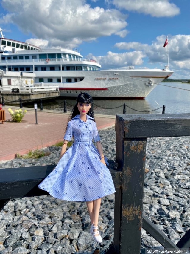 Наташа и Лина в Угличе — Коллекции игровых кукол (Playline): фото полок