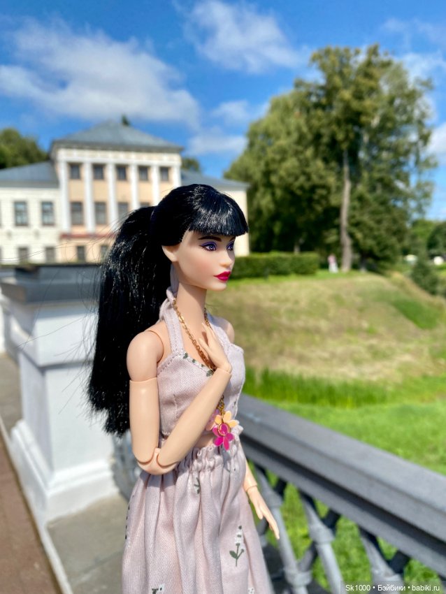 Наташа и Лина в Угличе — Коллекции игровых кукол (Playline): фото полок (фото 6)