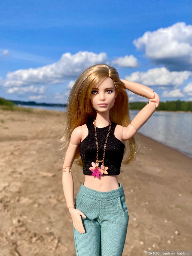 Наташа и Лина в Угличе — Коллекции игровых кукол (Playline): фото полок