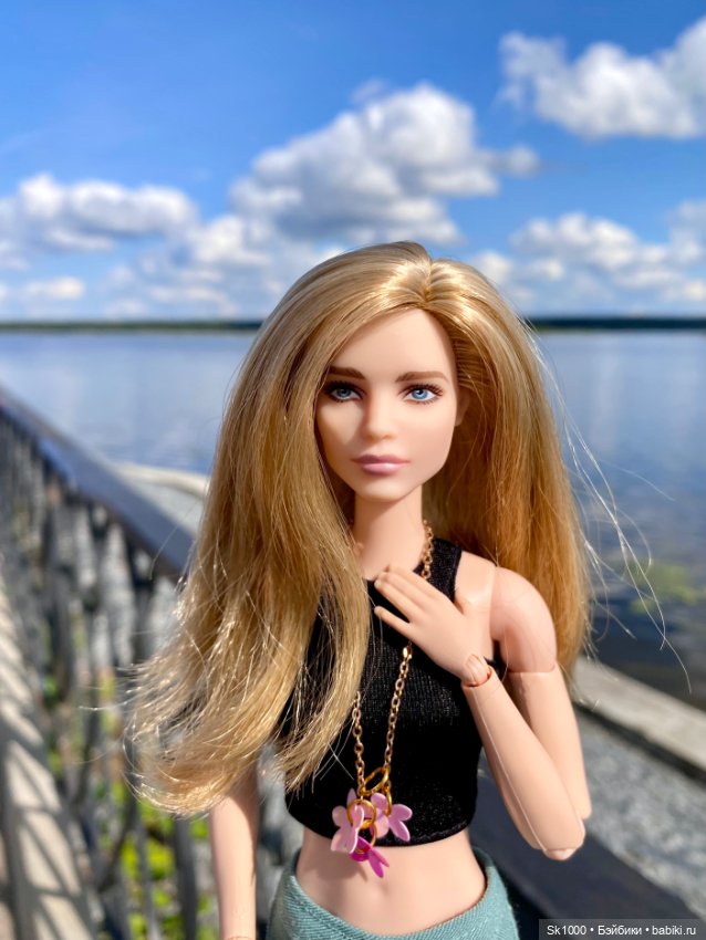 Наташа и Лина в Угличе — Коллекции игровых кукол (Playline): фото полок