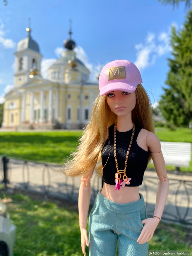 Наташа и Лина в Угличе — Коллекции игровых кукол (Playline): фото полок