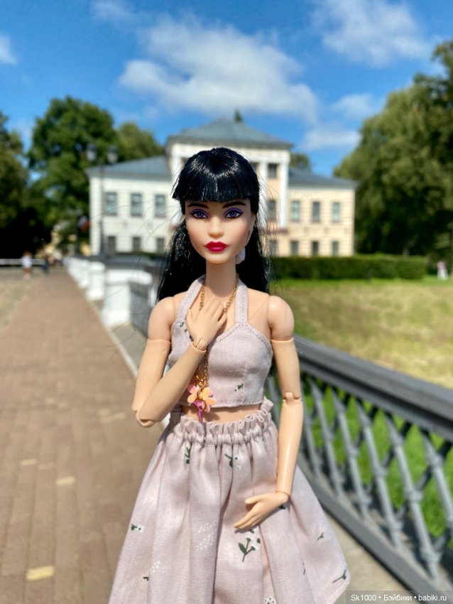 Наташа и Лина в Угличе — Коллекции игровых кукол (Playline): фото полок (фото 3)