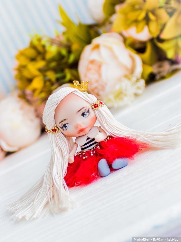 Маленькая куколка Агата — Авторские игрушки из разных материалов: синельная проволока (фото 9)