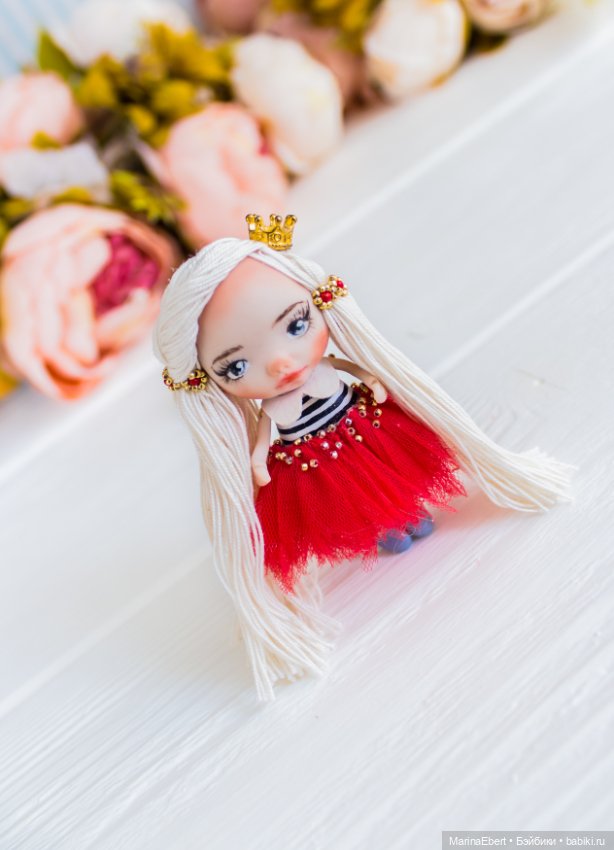 Маленькая куколка Агата — Авторские игрушки из разных материалов: синельная проволока