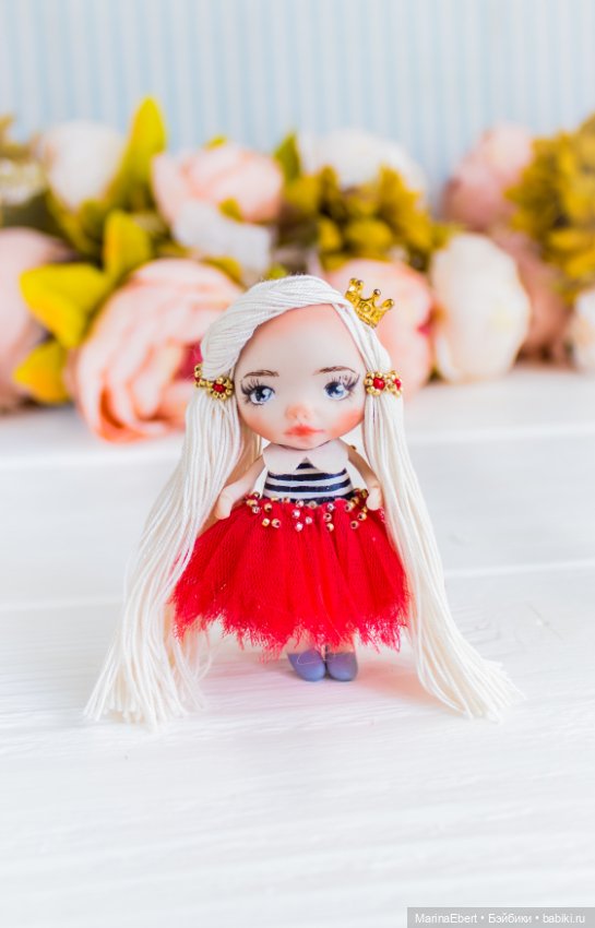 Маленькая куколка Агата — Авторские игрушки из разных материалов: синельная проволока (фото 3)