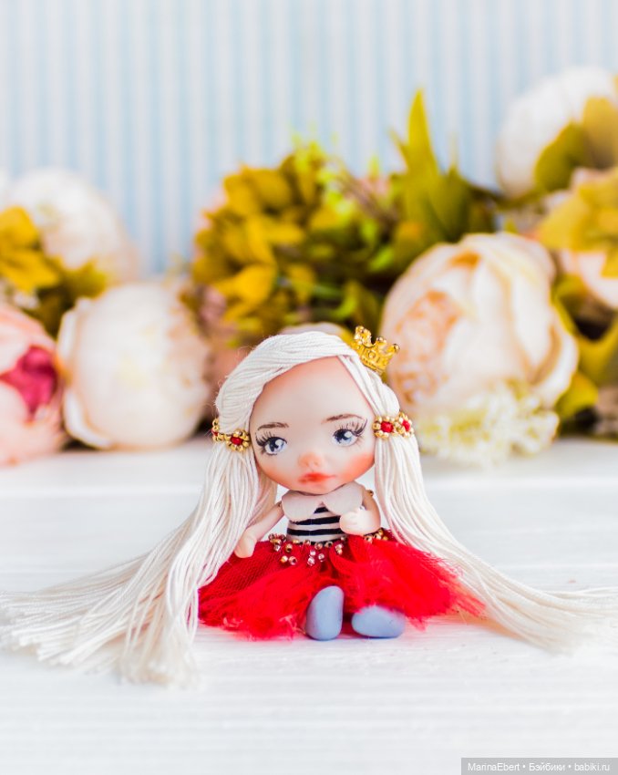 Маленькая куколка Агата — Авторские игрушки из разных материалов: синельная проволока (фото 8)