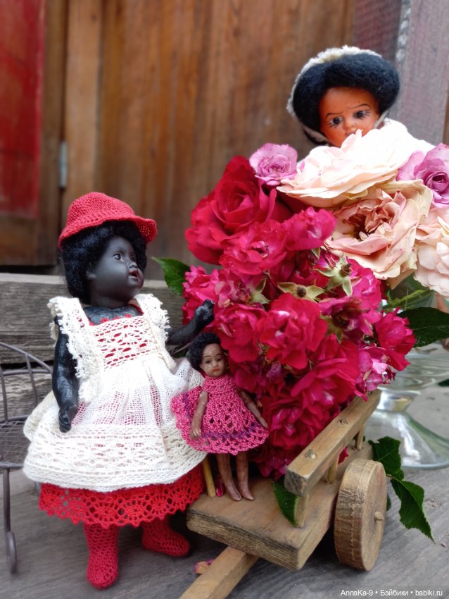 Яркие куклы ориенталы, сбор лепестков роз