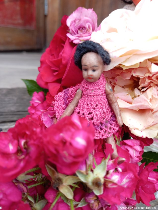 Яркие куклы ориенталы, сбор лепестков роз (фото 7)