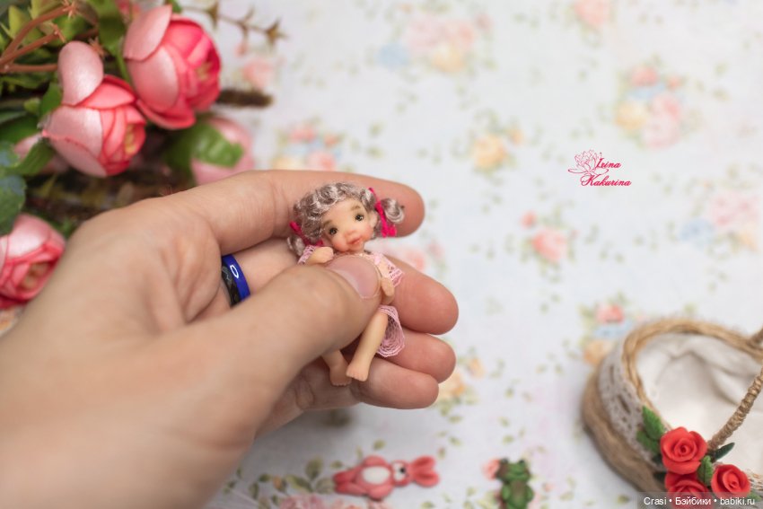 Малышка в корзинке — Авторские миниатюрные куклы: лепка (фото 5)
