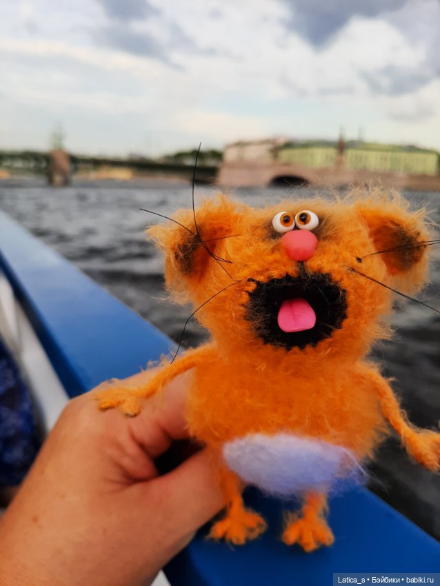 Ерофей гуляет по С-Петербургу