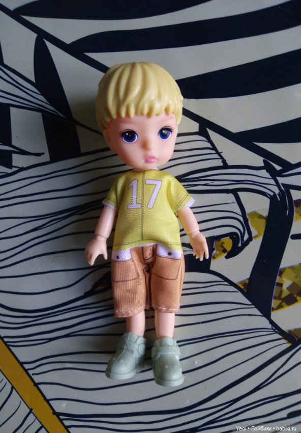 Мальчик (12,5 см) шарнирная кукла от «Funky toys»